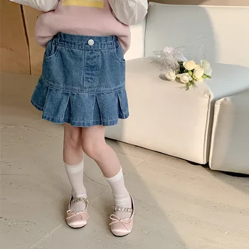 Детская одежда, джинсовая юбка для девочек, Весна 2024, Новый Корейский стиль, модная повседневная милая джинсовая короткая плиссированная юбка для девочек