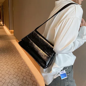Яркая глянцевая женская сумка через плечо из искусственной кожи 2023 года, высококачественные Модные сумки подмышками для покупок, сумочка для покупок